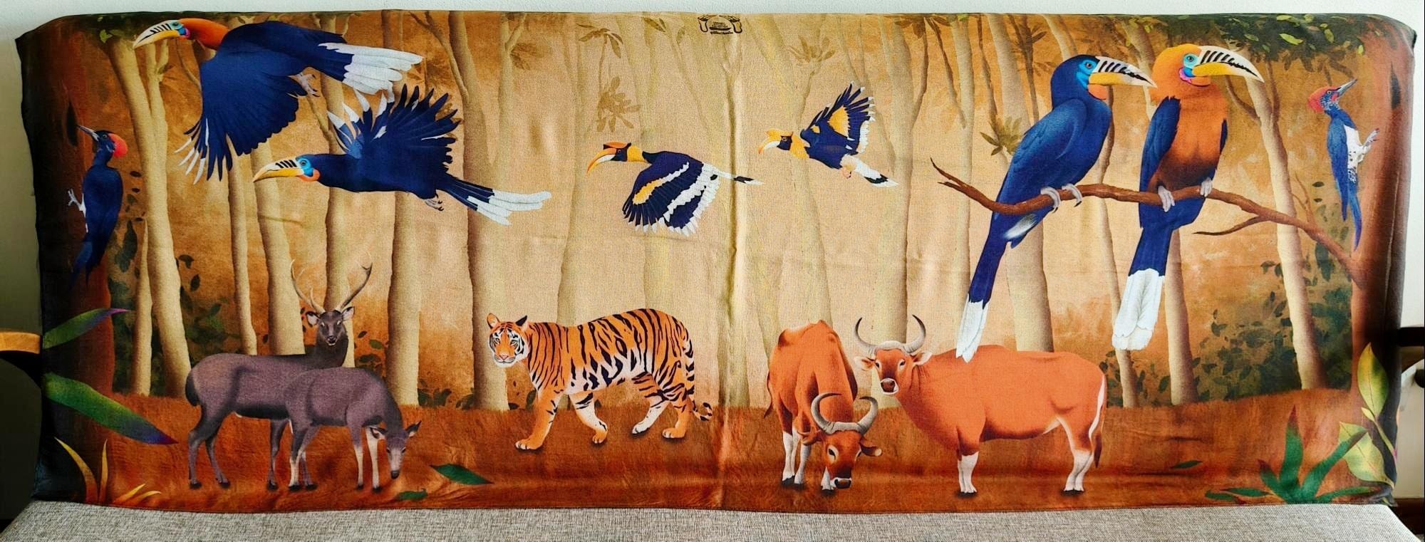 Rufous-necked Hornbill Shawl — displayed